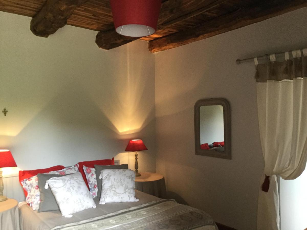 Chambres D'Hotes Domaine Du Bois-Basset Сент-Онан-ла-Шапель Экстерьер фото